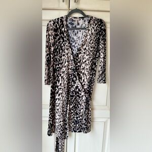Banana Republic Black and Cream Print Midi Dress.  Large petite.